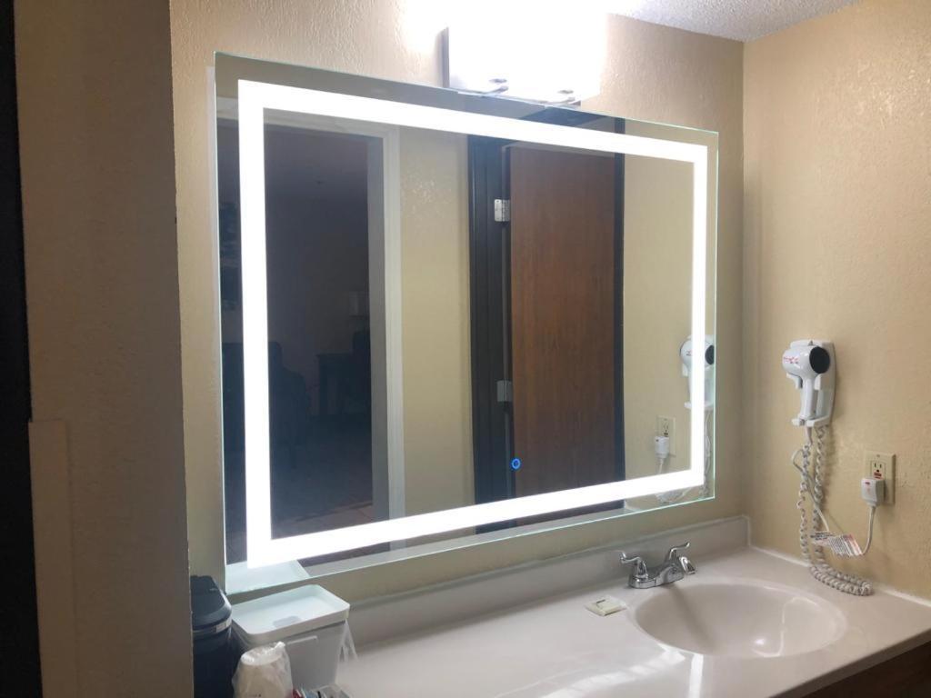 Wallaceburg Inn エクステリア 写真