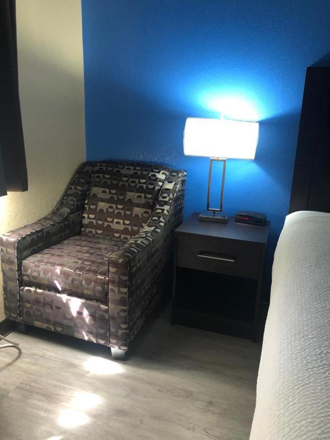 Wallaceburg Inn エクステリア 写真