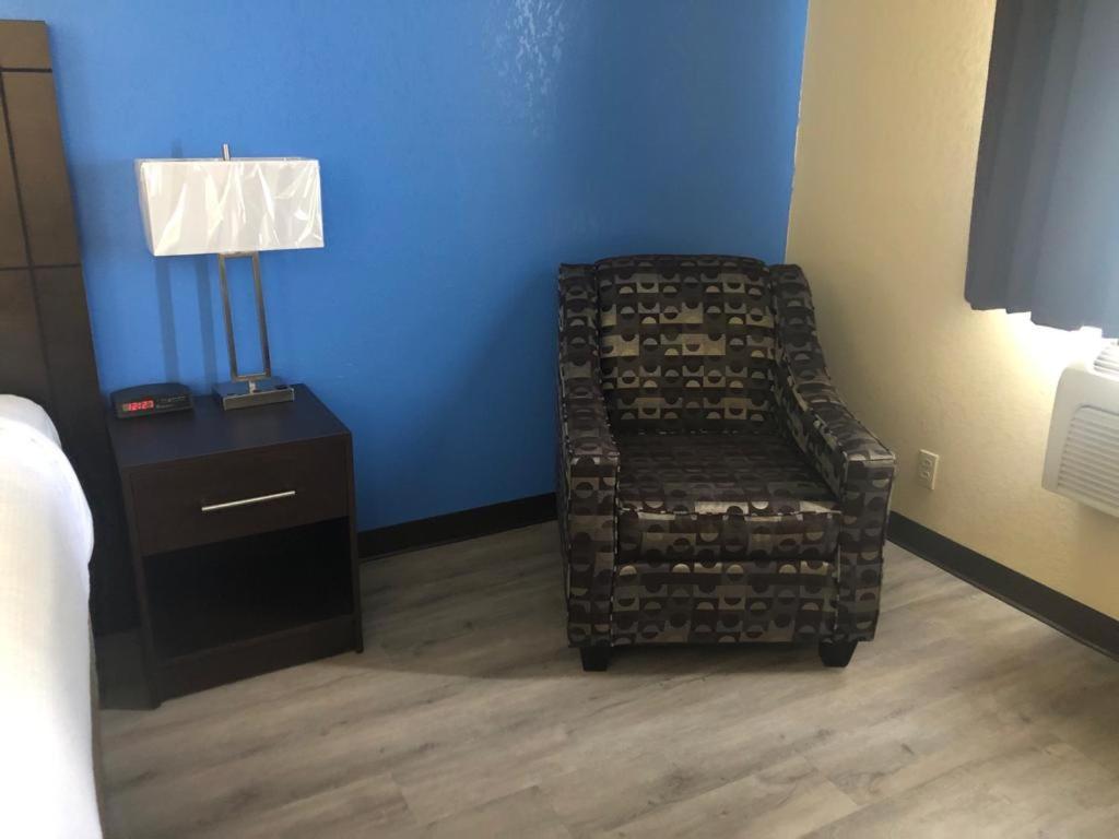Wallaceburg Inn エクステリア 写真